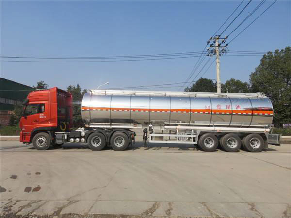 易燃液体罐式运输半挂车